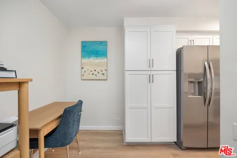 $949,000 | 809 South Bundy Drive, Unit 205, Los Angeles, CA 90049