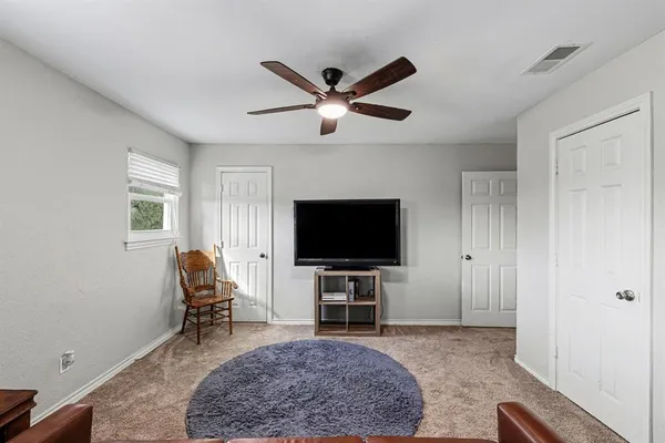 a black and white photo of a room