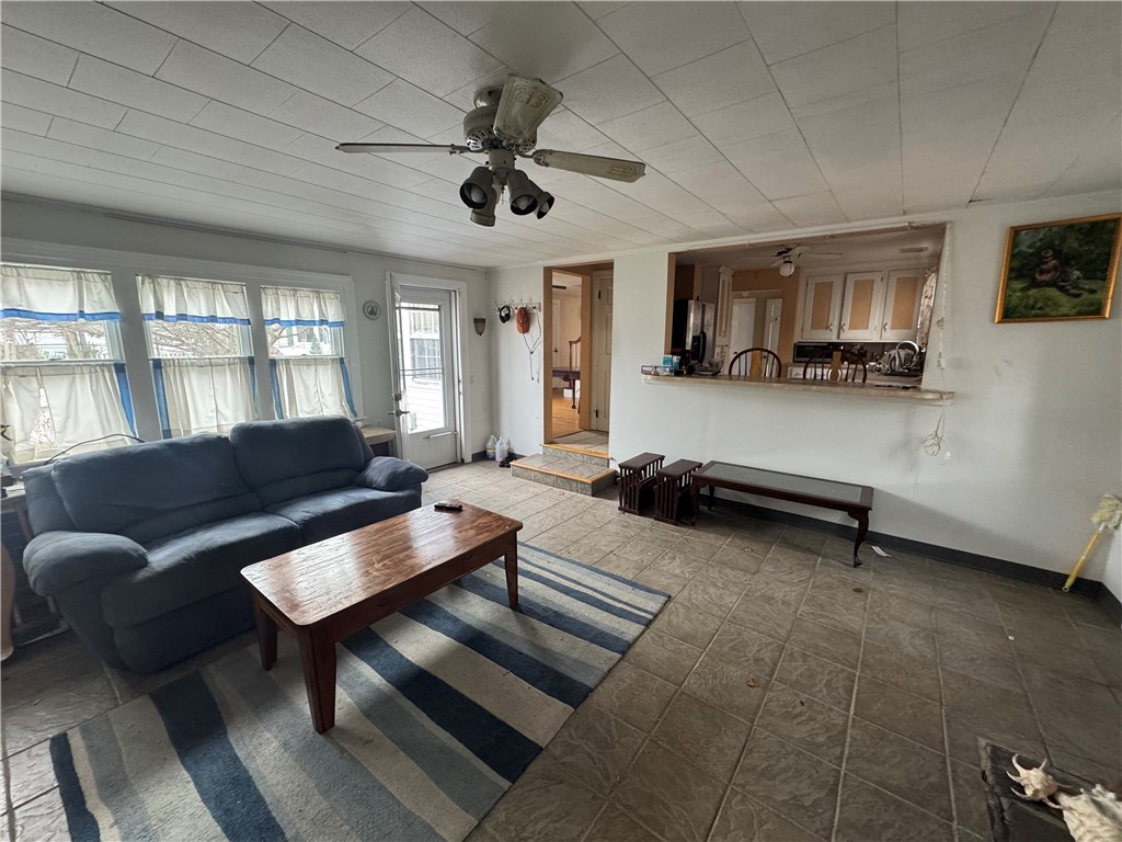 15 Link Street Warwick, RI 02886 - Photo 11 of 32