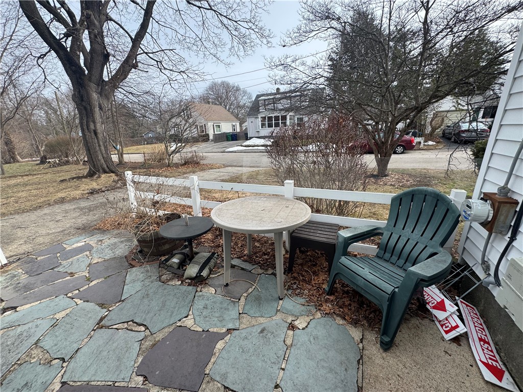 15 Link Street Warwick, RI 02886 - Photo 4 of 32