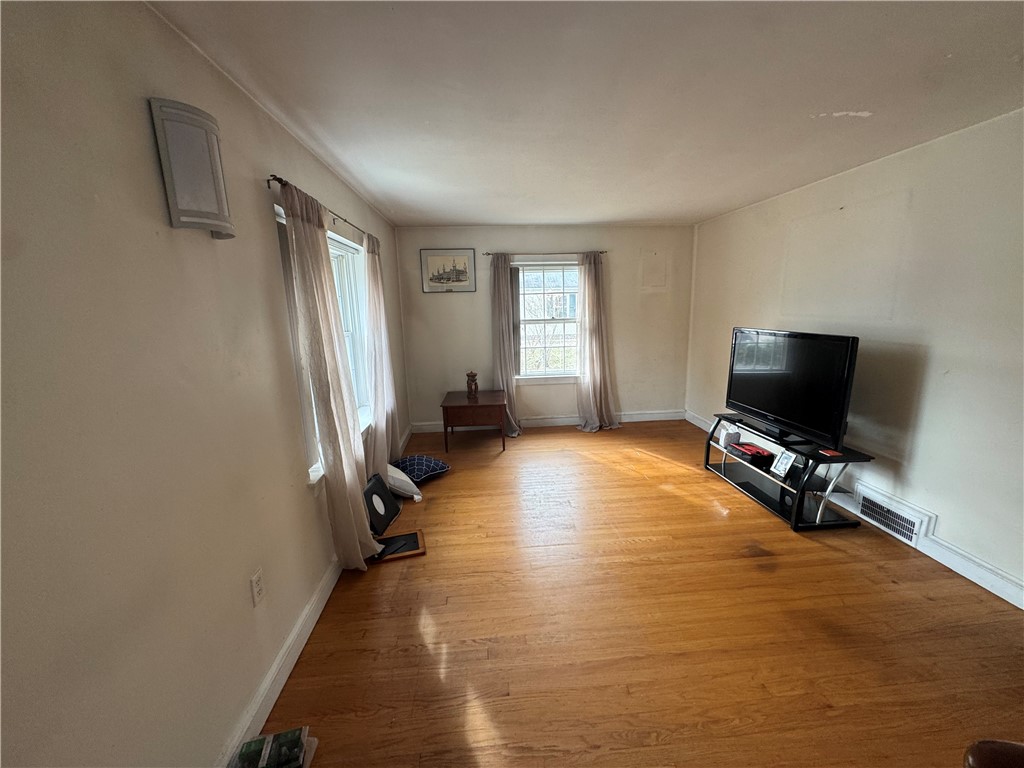 15 Link Street Warwick, RI 02886 - Photo 10 of 32