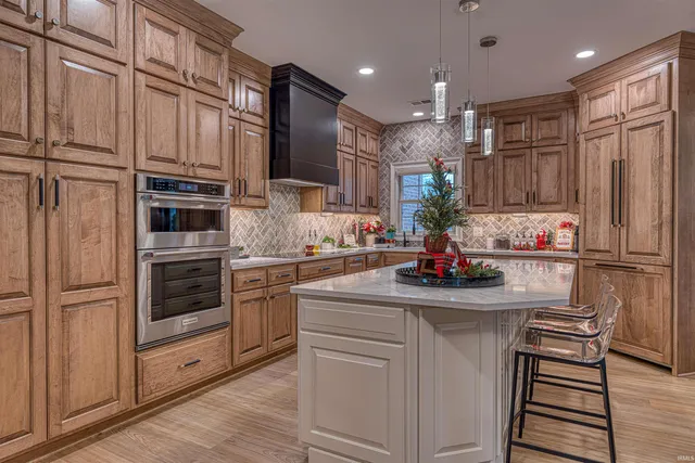 $629,900 | 1499 Woodfield Drive, Newburgh, IN 47630