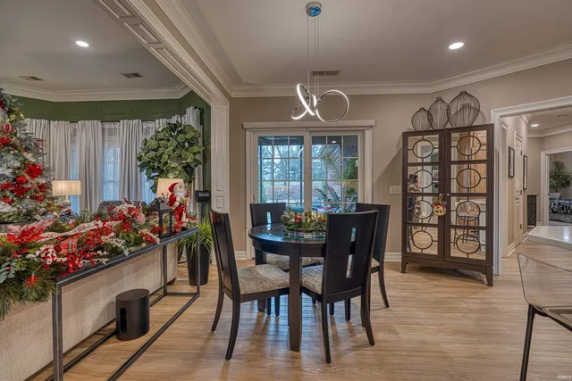 $629,900 | 1499 Woodfield Drive, Newburgh, IN 47630