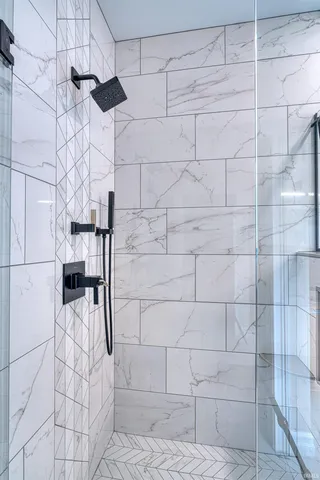 $629,900 | 1499 Woodfield Drive, Newburgh, IN 47630