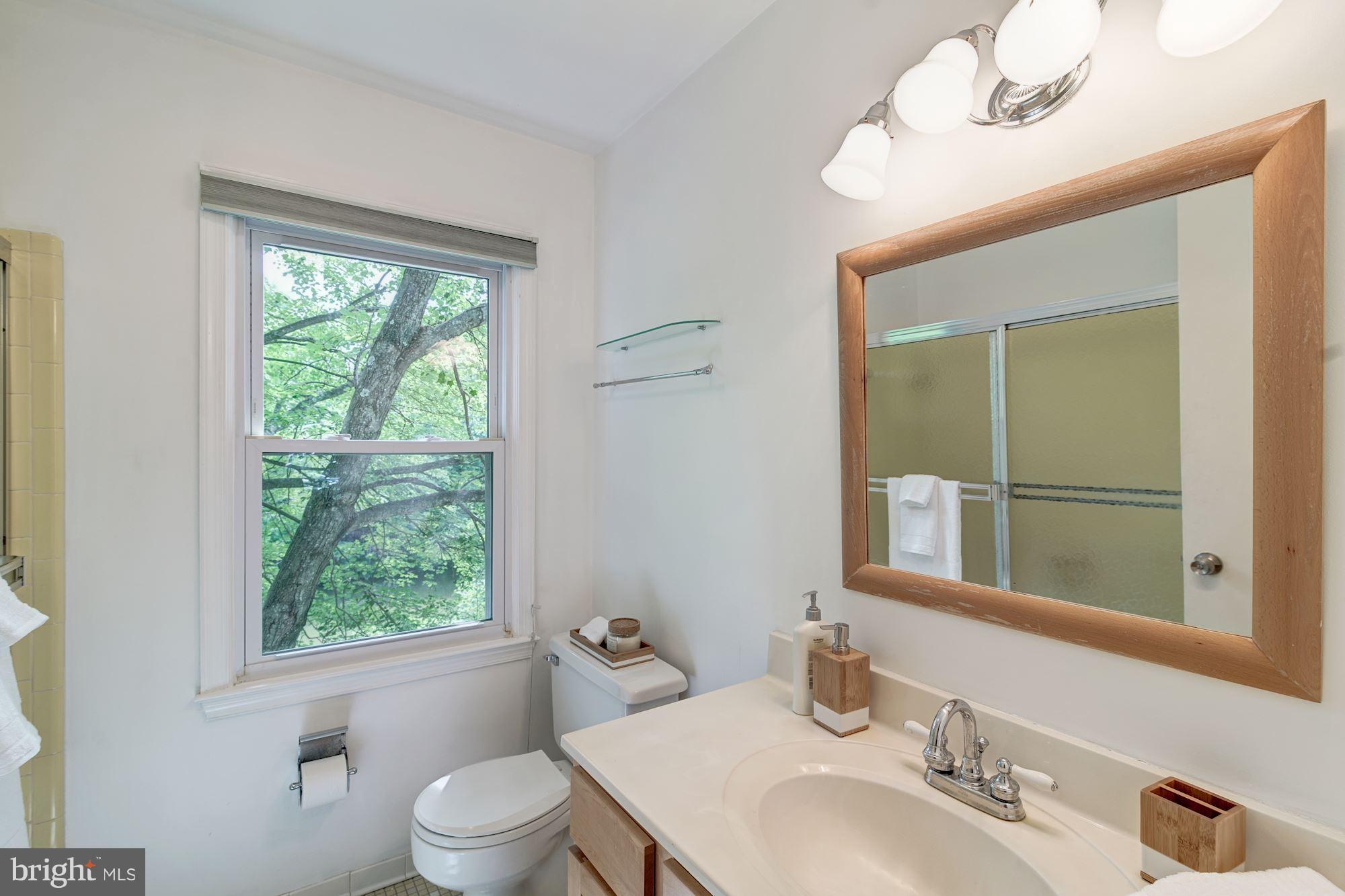 9506 Burdett Road Burke, VA 22015 - Photo 20 of 30 Bath (Master)