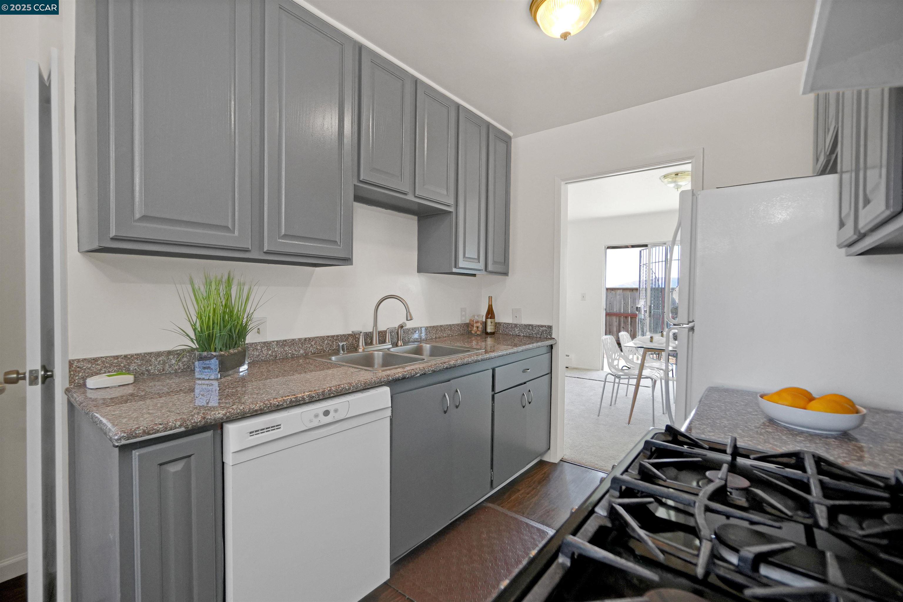 137 Nautilus Court, Unit 82 San Francisco, CA 94124 - Photo 10 of 50