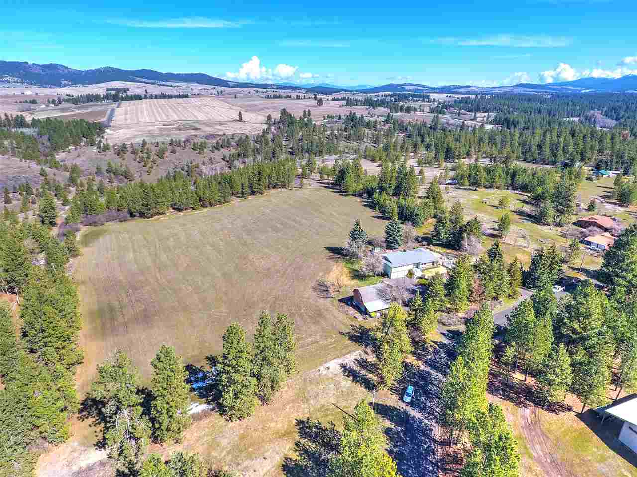 9211 East Stoughton Road Valleyford, WA 99036 - Photo 2 of 19