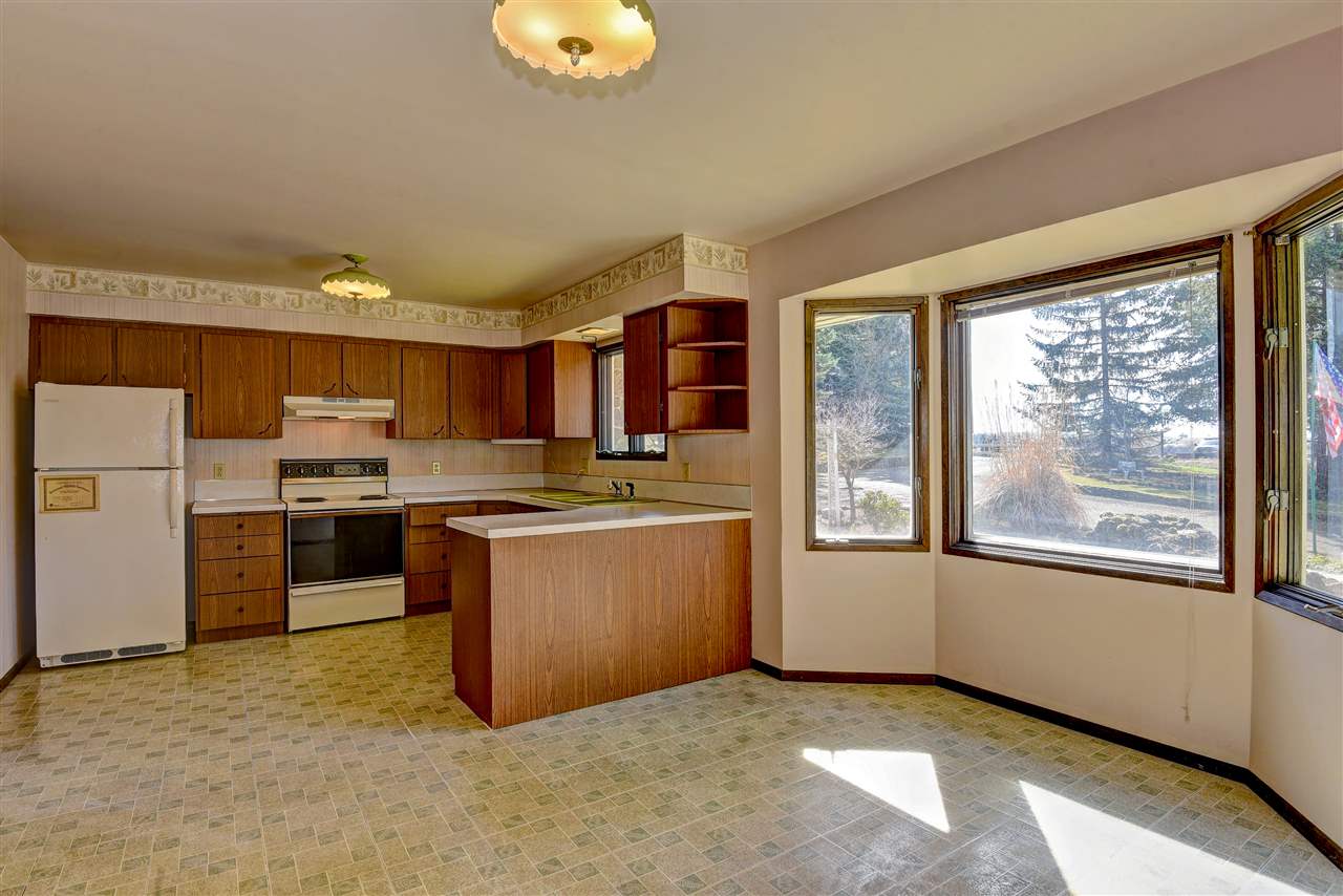 9211 East Stoughton Road Valleyford, WA 99036 - Photo 7 of 19