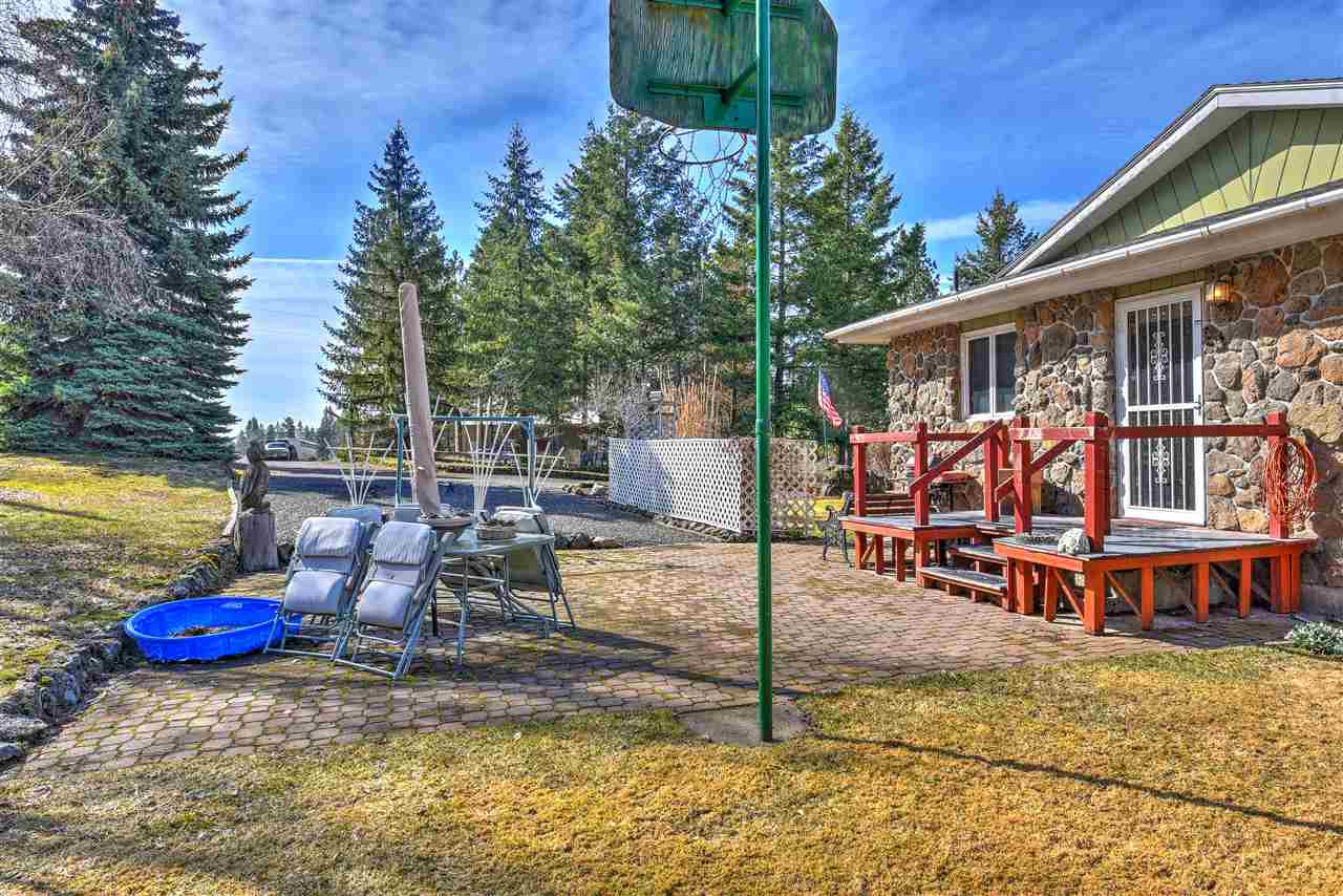 9211 East Stoughton Road Valleyford, WA 99036 - Photo 8 of 19