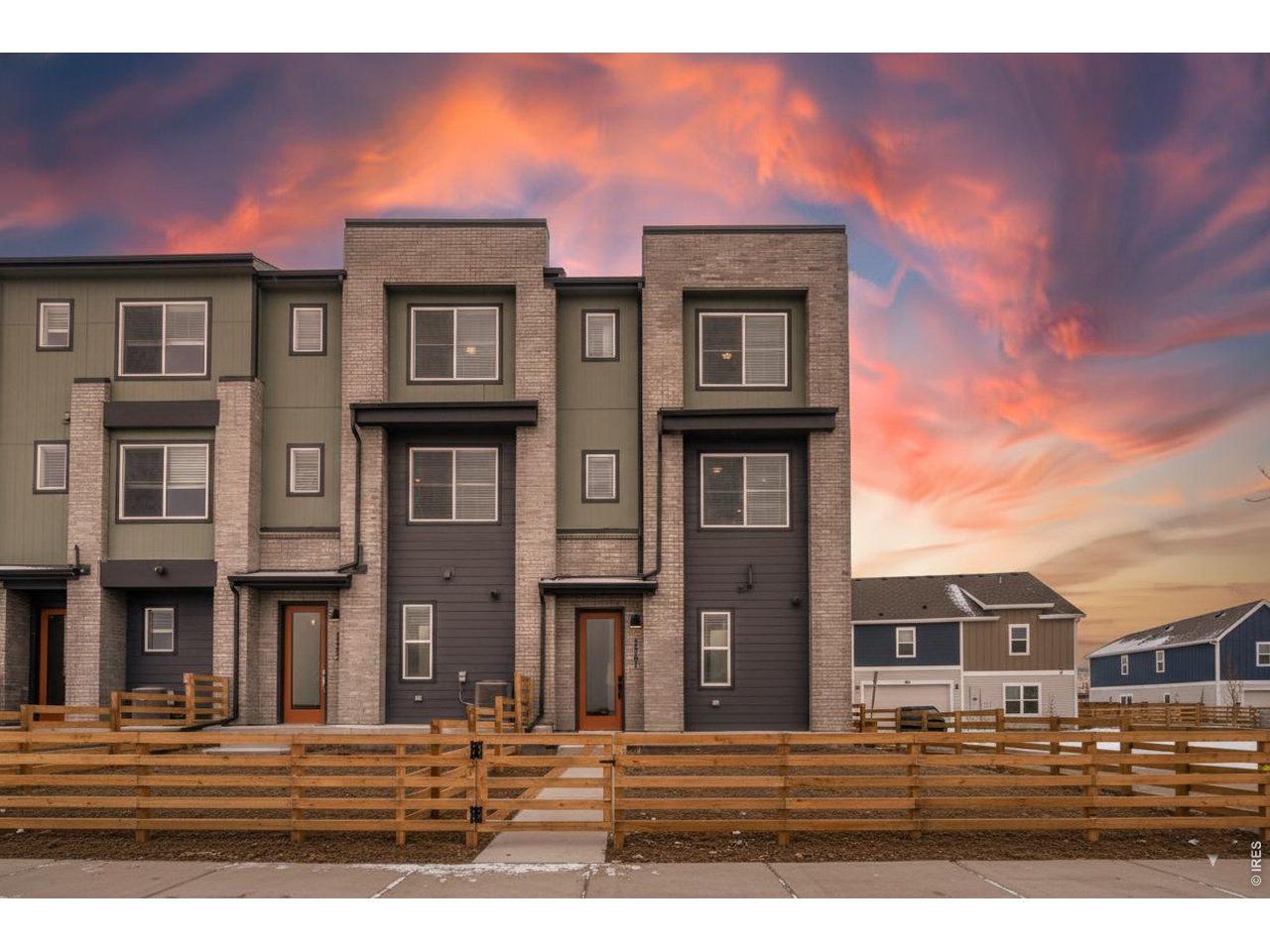 Welome to 2367 E Suniga!