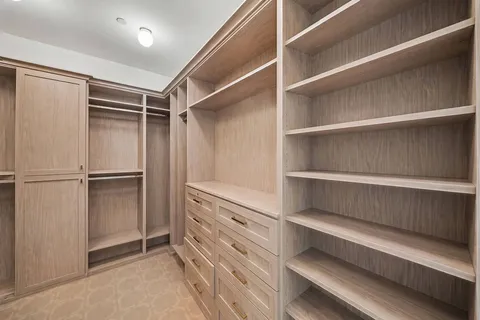 $1,810,000 | 270 East Pearson Street, Unit 101, Chicago, IL 60611