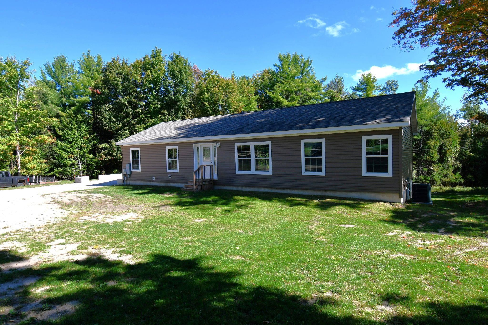 4012 Loeb Road Charlevoix, MI 49720 - Photo 2 of 38 Gallery Image 2