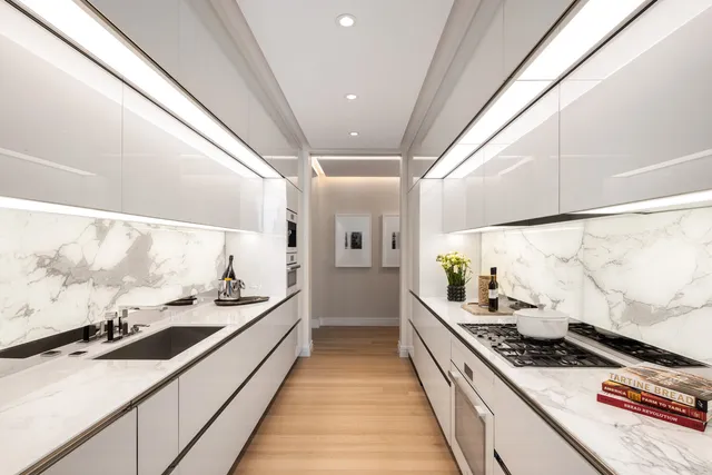 $5,600,000 | 53 West 53rd Street, Unit 20D | Midtown Central