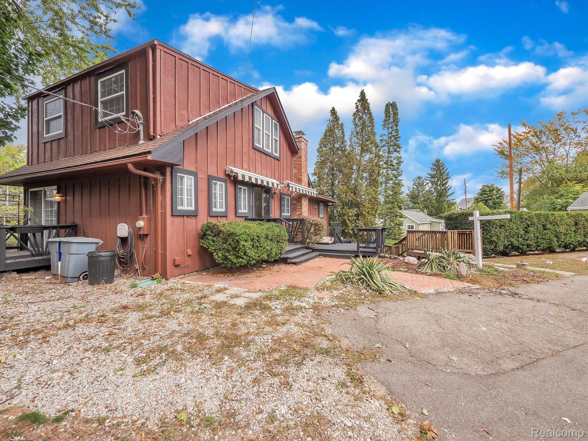 222 Heights Road Lake Orion, MI 48362 - Photo 3 of 69 Gallery Image 3