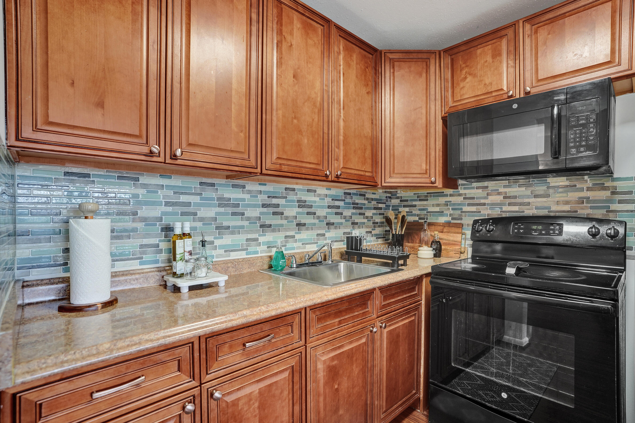 566 Fanshaw North Boca Raton, FL 33434 - Photo 13 of 27 Kitchen