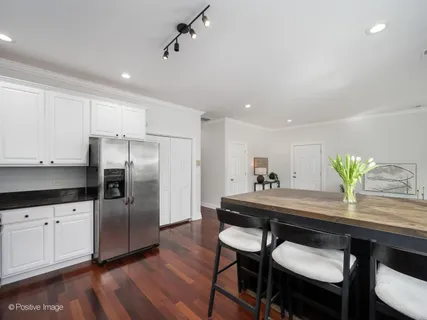 $399,000 | 4648 North Winthrop Avenue, Unit 2A, Chicago, IL 60640