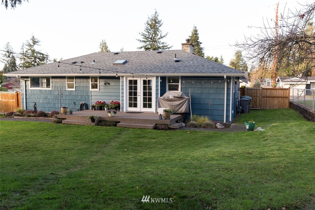 8916 217th Street Southwest Edmonds, WA 98026 - Photo 13 of 24 Gallery Image 13