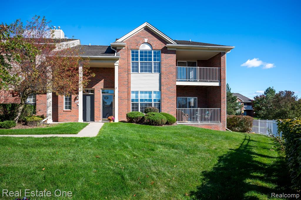 1845 Flagstone Circle Rochester, MI 48307 - Photo 1 of 29