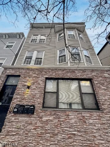 $3,000 | 81 Summer Avenue, Unit 2, Newark, NJ 07104