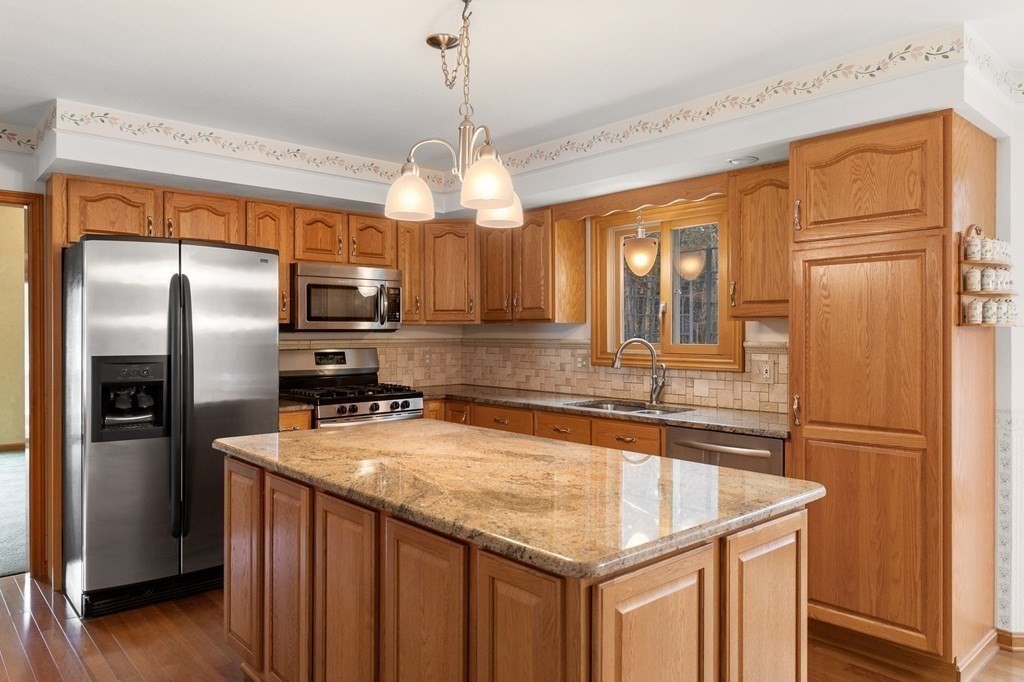 36 Ridge Road Pepperell, MA 01463 - Photo 4 of 35