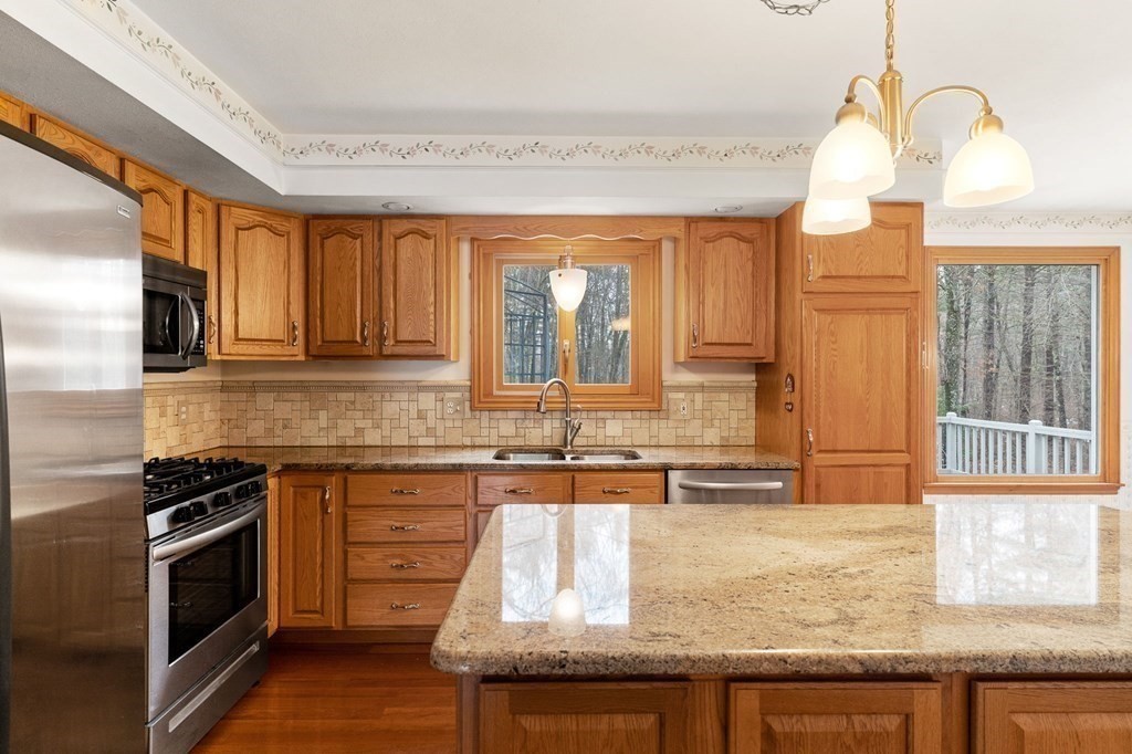 36 Ridge Road Pepperell, MA 01463 - Photo 5 of 35