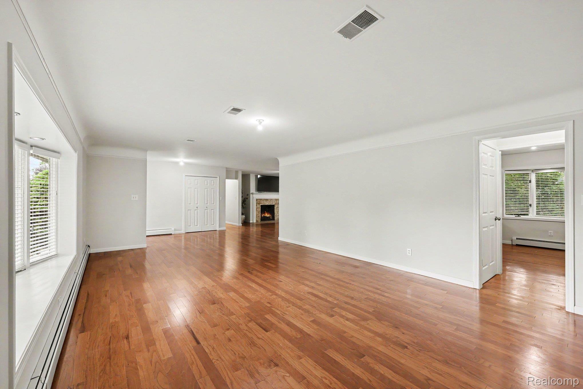 3750 Beach Road Troy, MI 48084 - Photo 12 of 27 013_file_9127.jpg