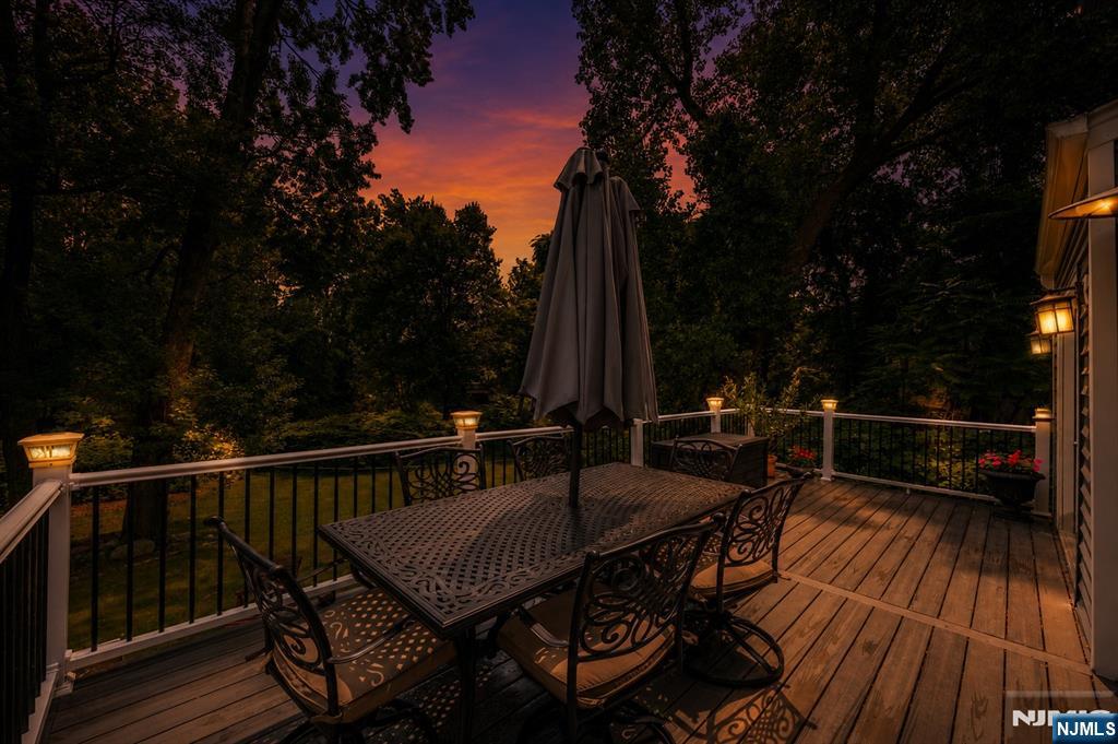 375 Queens Court Ridgewood, NJ 07450 - Photo 3 of 50