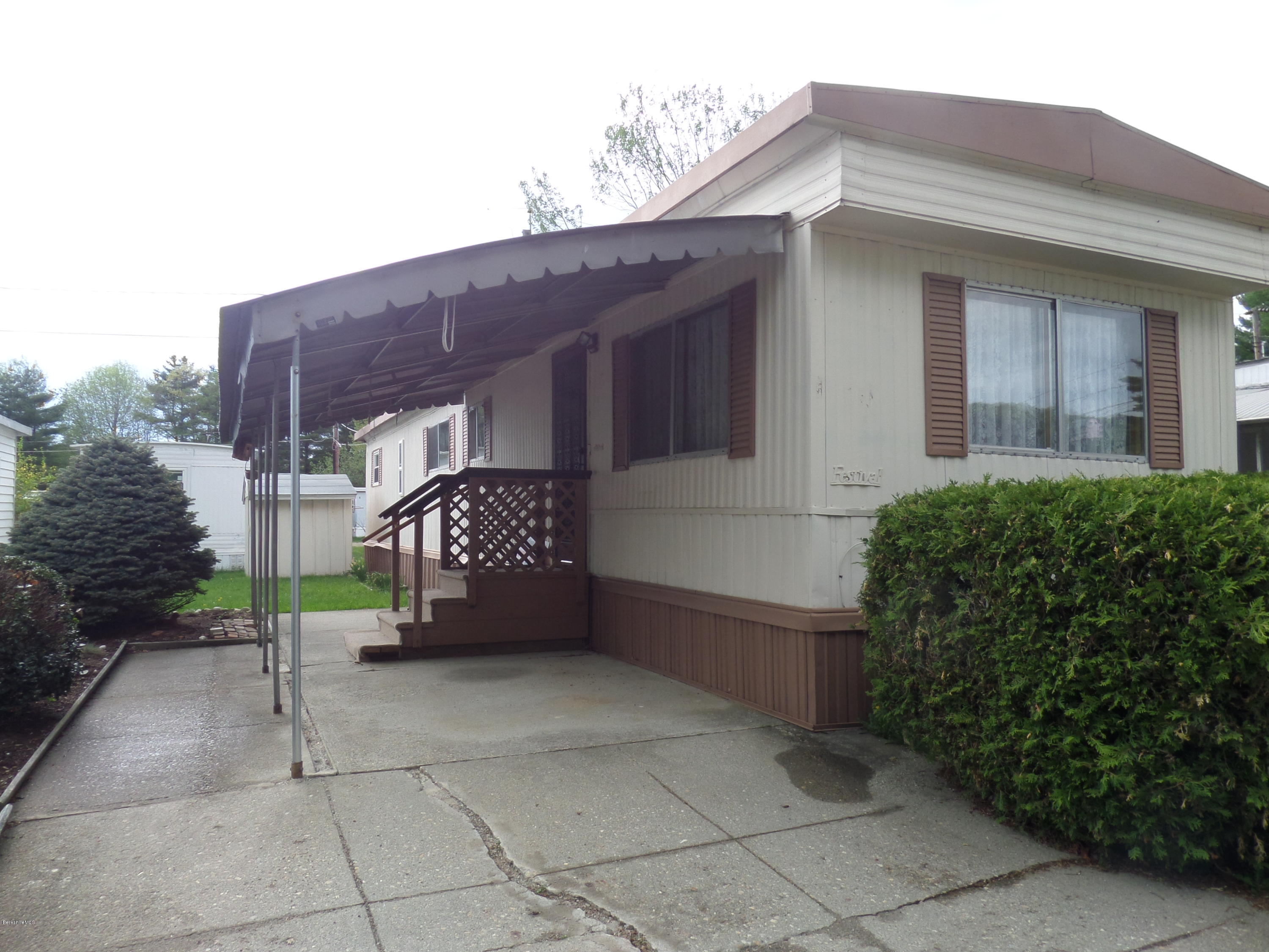 245 Cheshire Road, Unit 5 Pittsfield, MA 01201 - Photo 1 of 10 Exterior