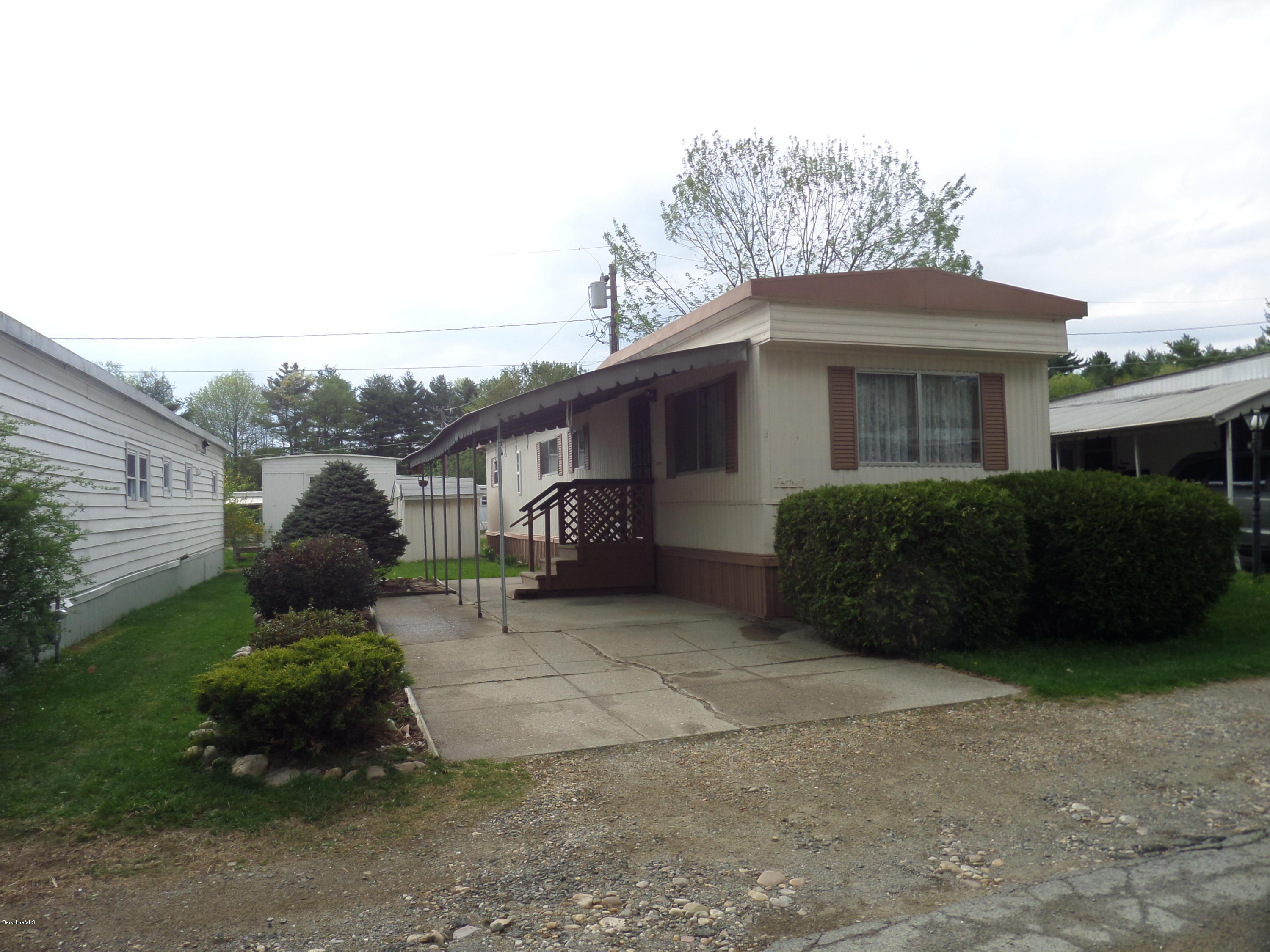 245 Cheshire Road, Unit 5 Pittsfield, MA 01201 - Photo 2 of 10 front