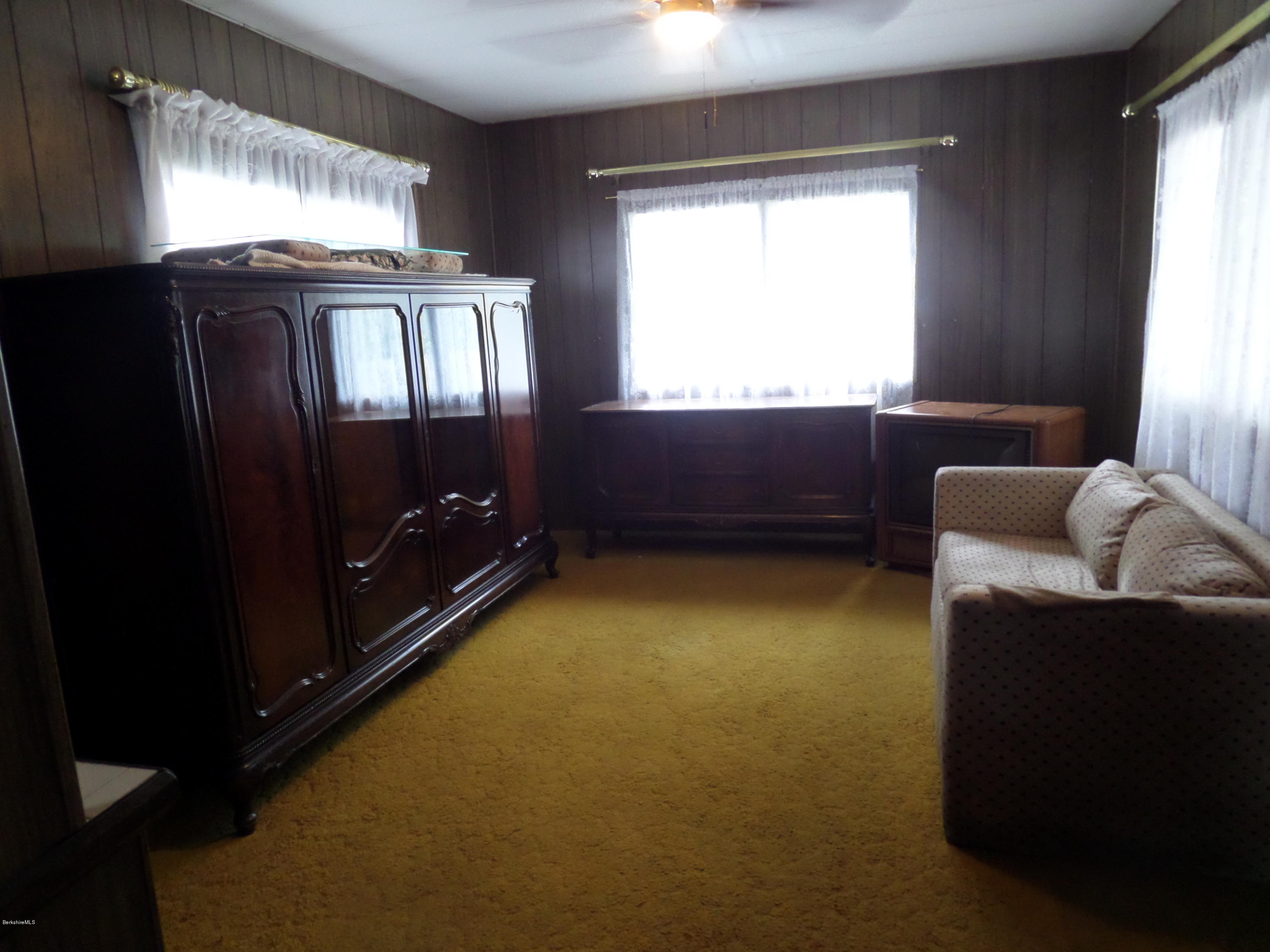 245 Cheshire Road, Unit 5 Pittsfield, MA 01201 - Photo 4 of 10 living4
