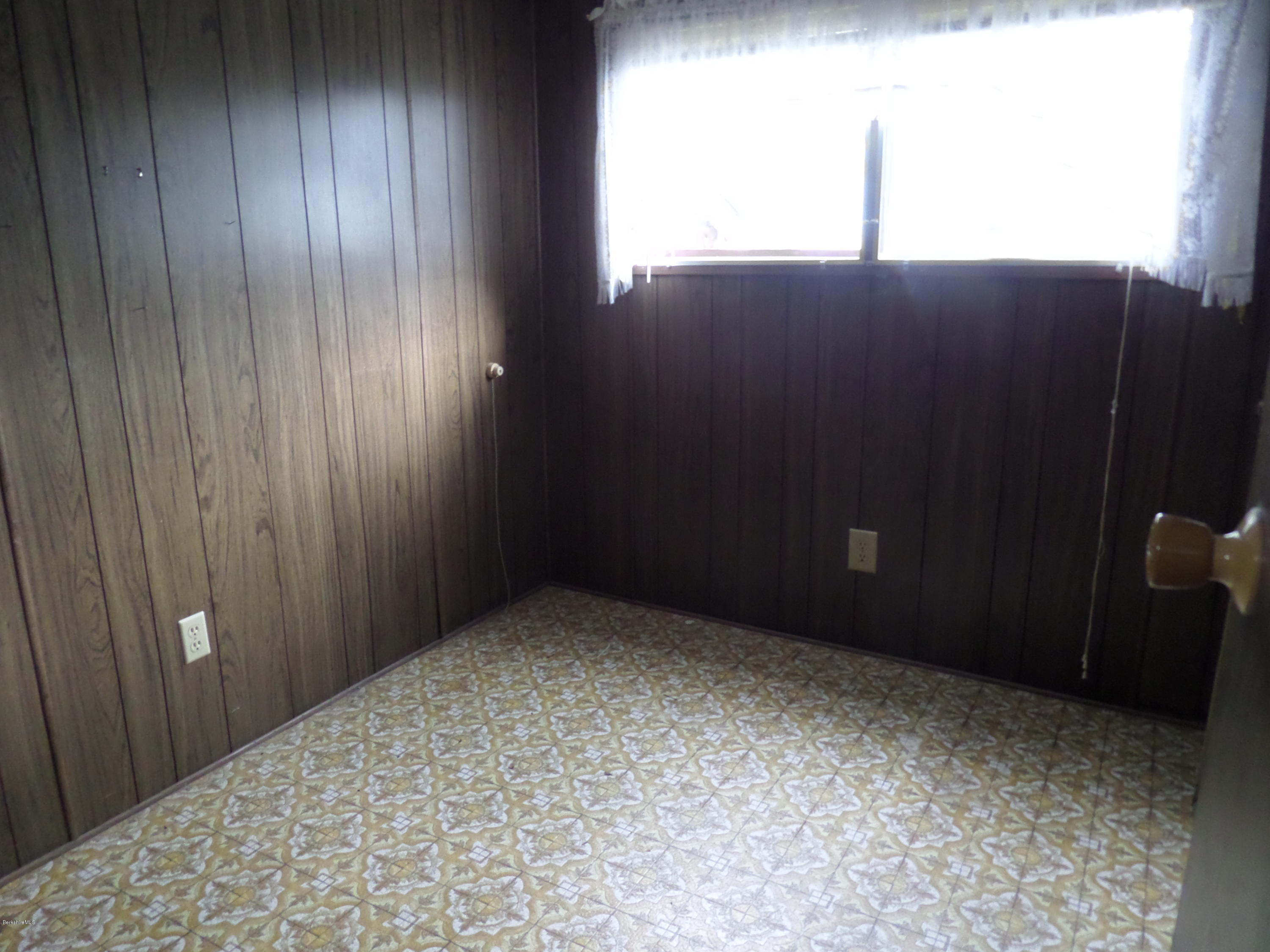 245 Cheshire Road, Unit 5 Pittsfield, MA 01201 - Photo 7 of 10 bed