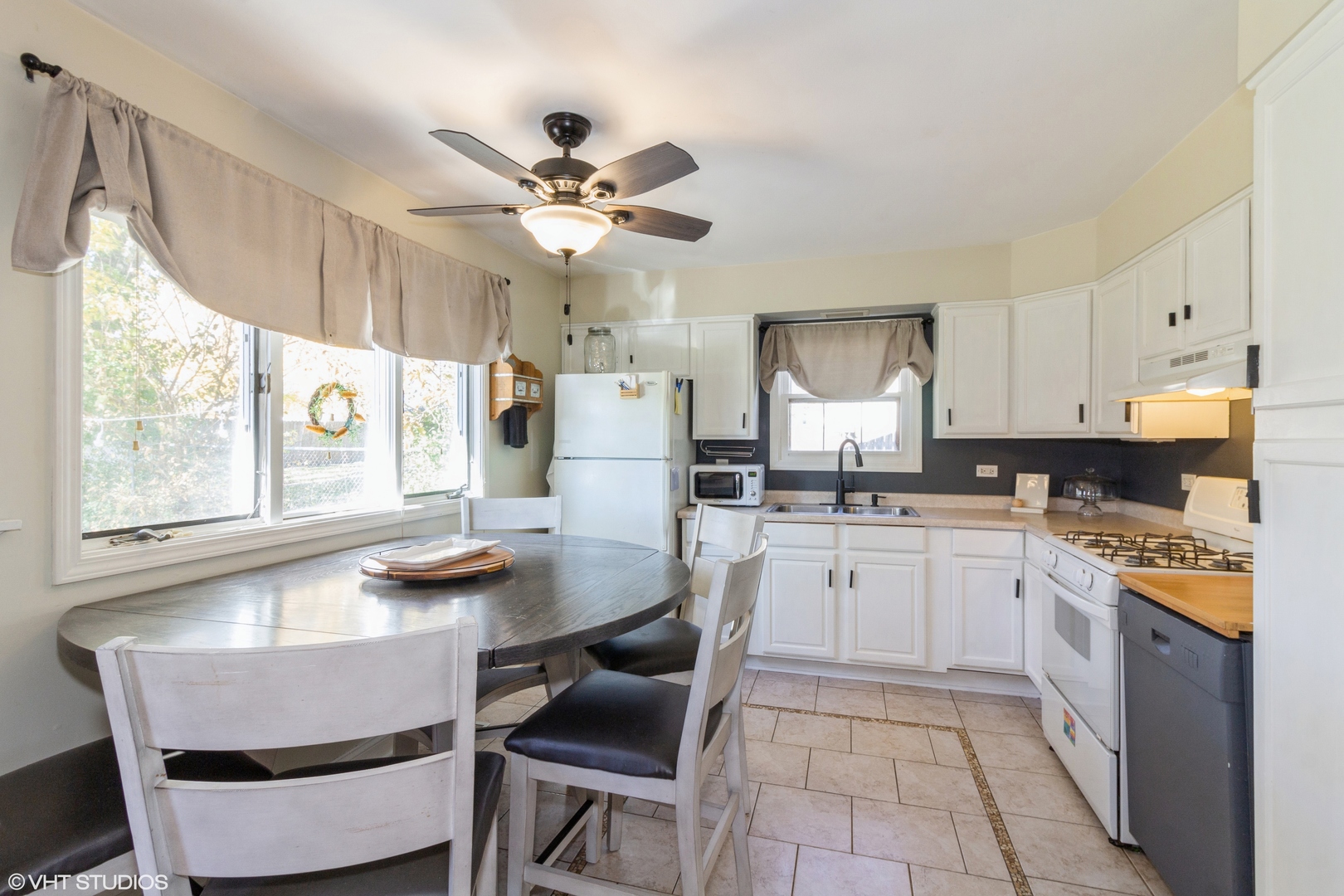 5755 Dover Road Oak Forest, IL 60452 - Photo 3 of 12 Gallery Image 3