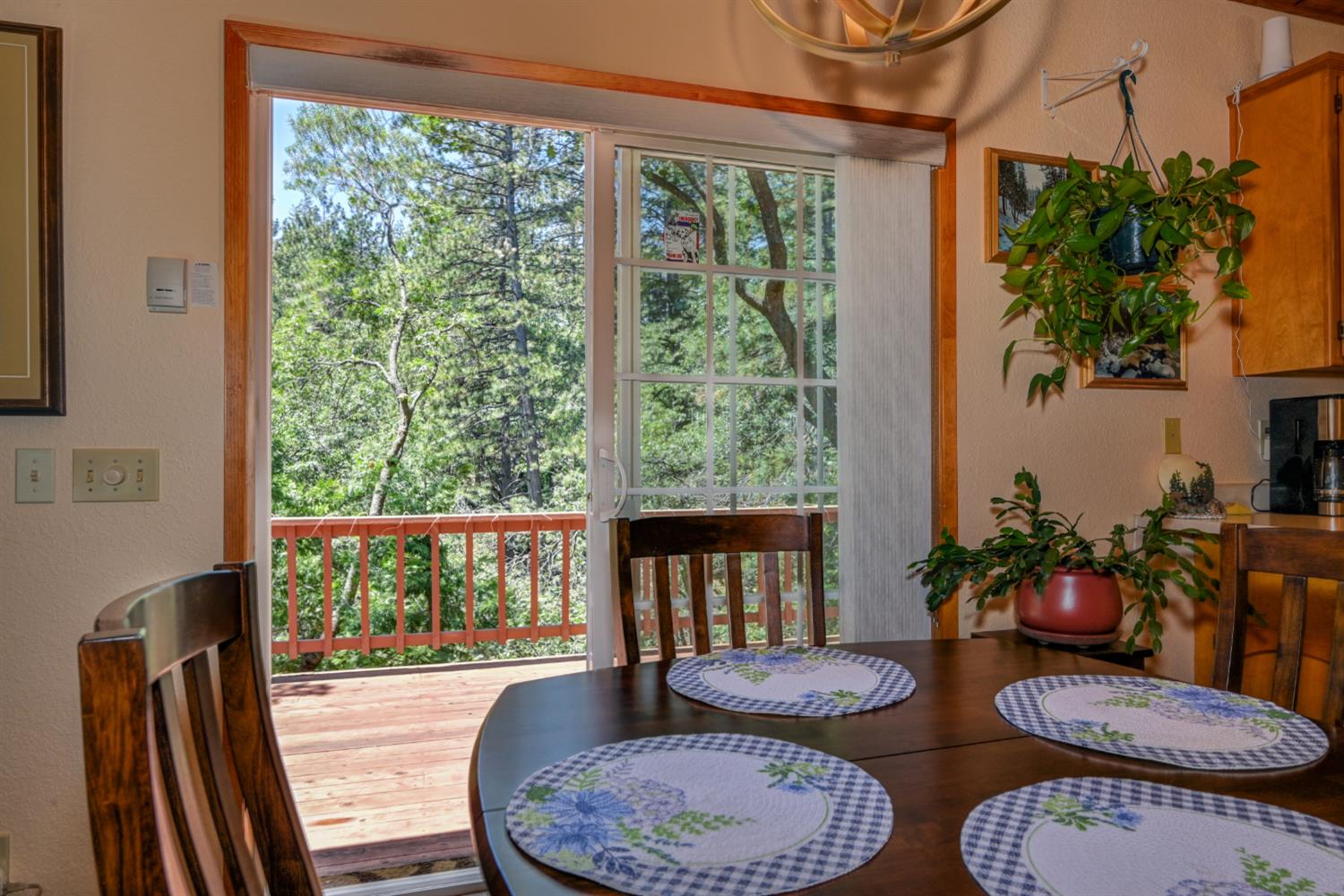 23998 Stable Road Sonora, CA 95370 - Photo 11 of 41 a living room with furniture and a table