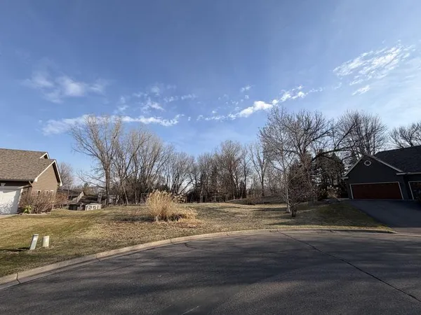 $469,900 | Tbd Barbara Court, Mendota Heights, MN 55118