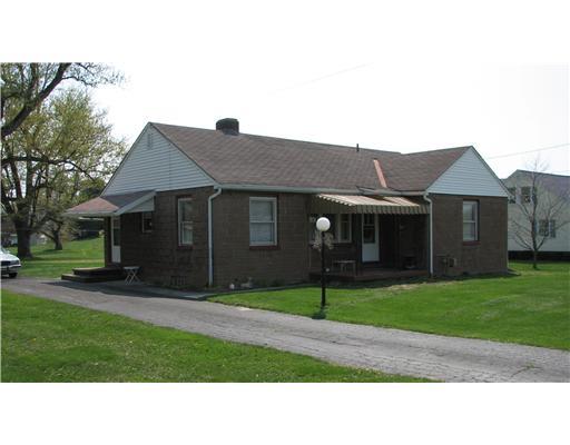 612 Mt Jackson Road New Castle, PA 16102 - Photo 1 of 7 Exterior Front.
