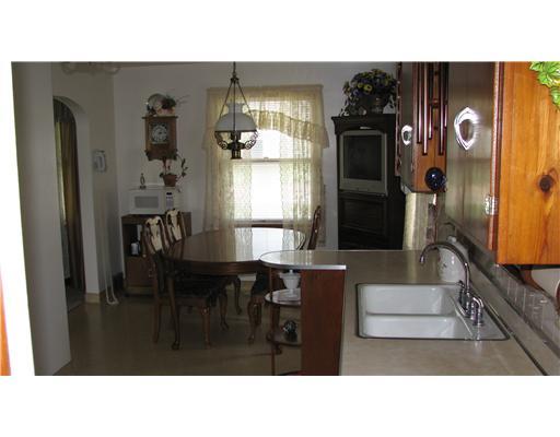 612 Mt Jackson Road New Castle, PA 16102 - Photo 2 of 7 Kitchen.