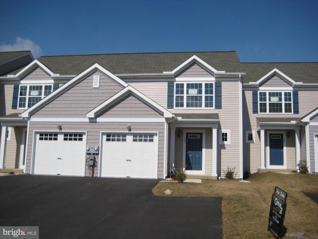 561 Fox Ridge Lane, Unit 32 Lebanon, PA 17042 - Photo 1 of 3 Gallery Image 1