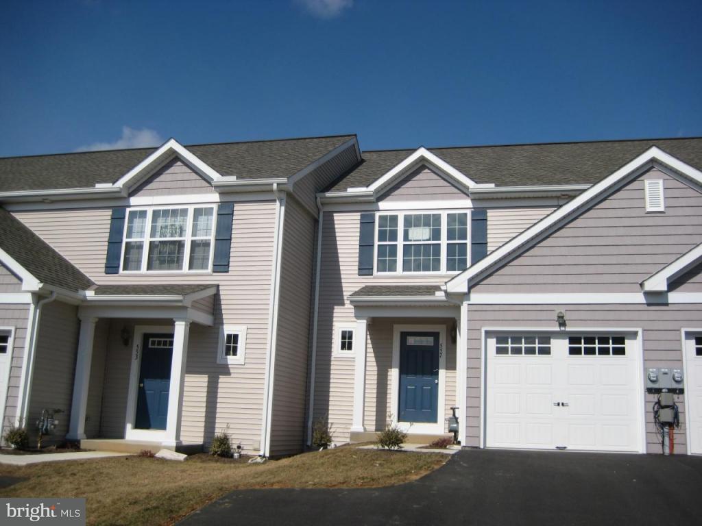 561 Fox Ridge Lane, Unit 32 Lebanon, PA 17042 - Photo 2 of 3 Gallery Image 2