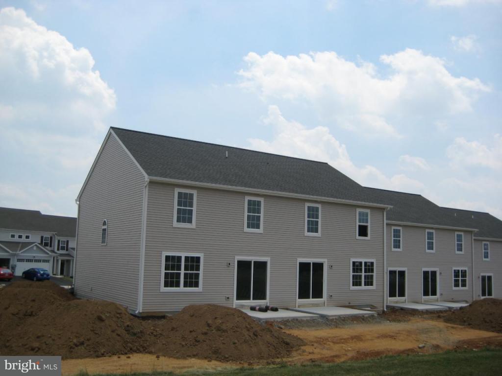 561 Fox Ridge Lane, Unit 32 Lebanon, PA 17042 - Photo 3 of 3 Gallery Image 3