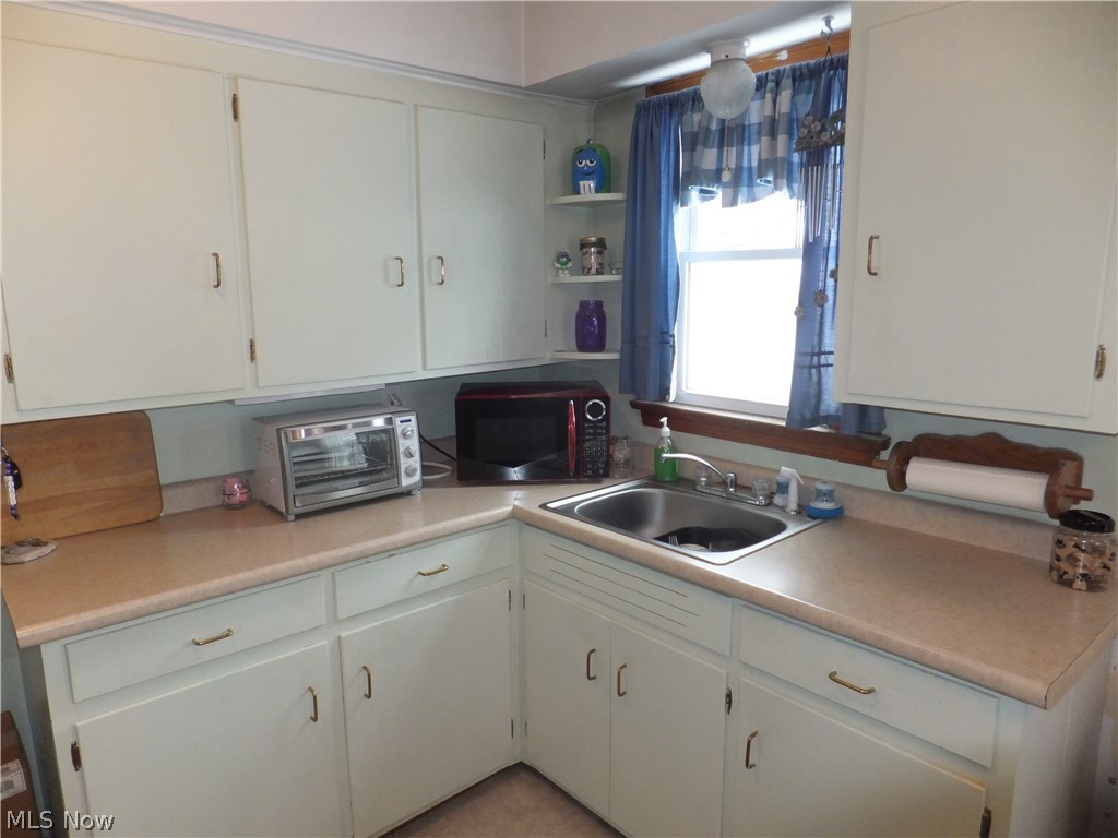 4463 Fulton Road Cleveland, OH 44144 - Photo 4 of 15 Gallery Image 4