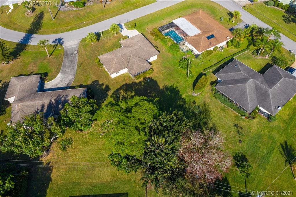 1418 Southeast Santurce Road Port St. Lucie, FL 34952 - Photo 19 of 37