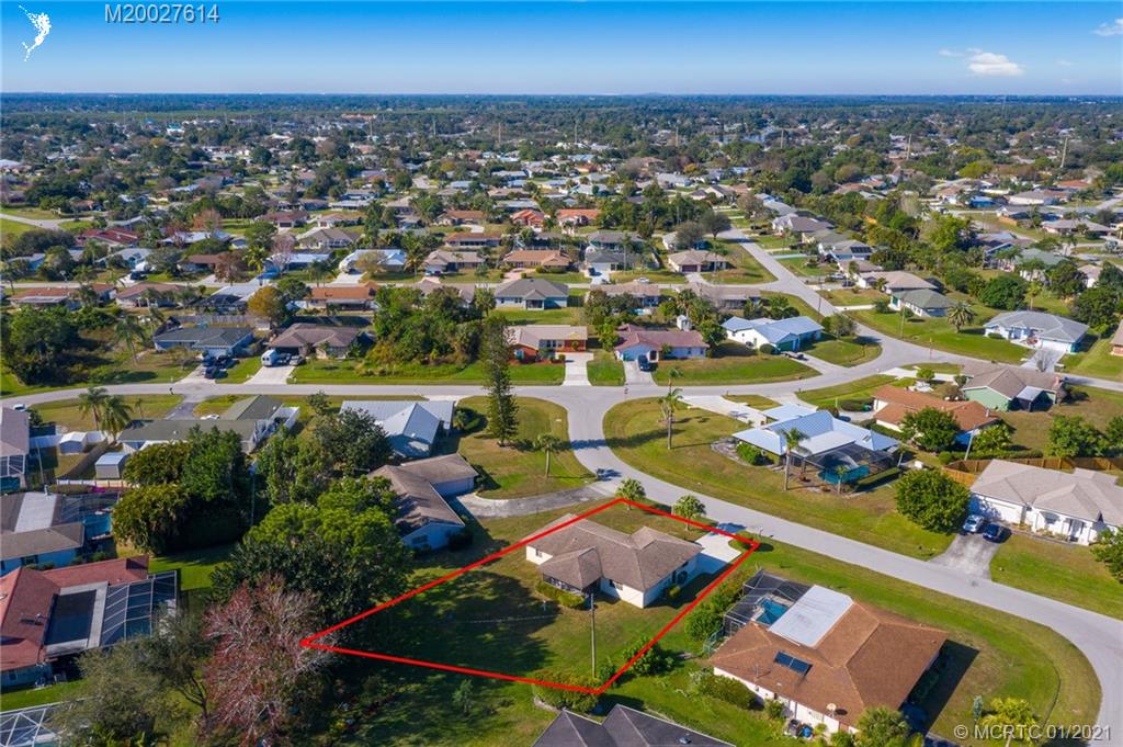 1418 Southeast Santurce Road Port St. Lucie, FL 34952 - Photo 22 of 37
