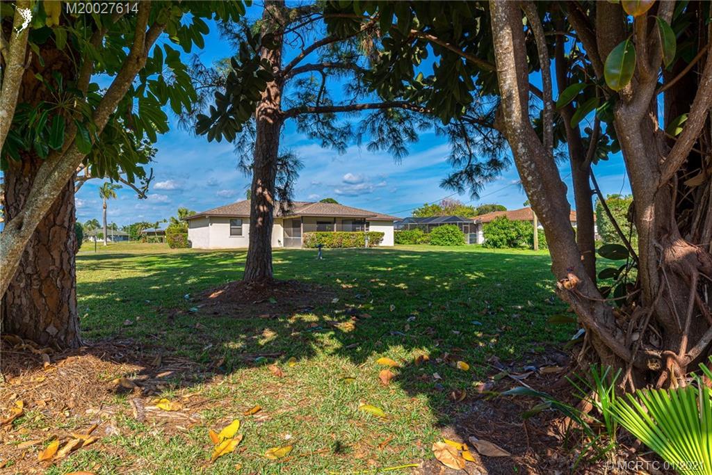1418 Southeast Santurce Road Port St. Lucie, FL 34952 - Photo 30 of 37