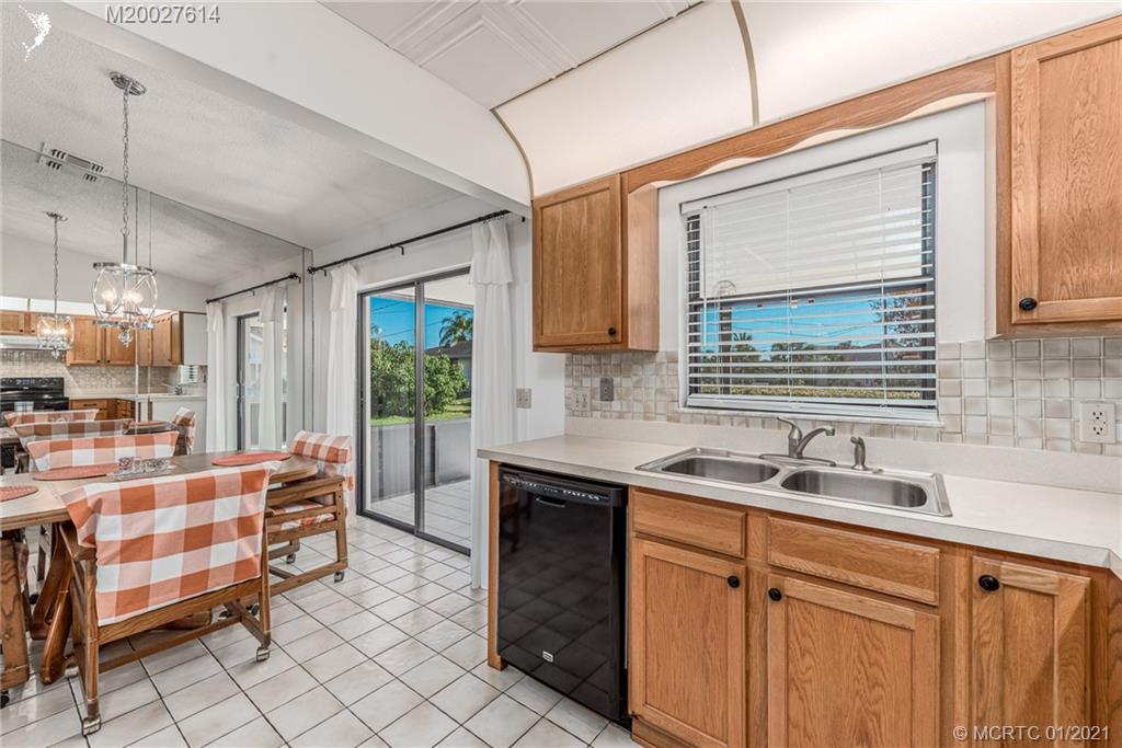 1418 Southeast Santurce Road Port St. Lucie, FL 34952 - Photo 9 of 37