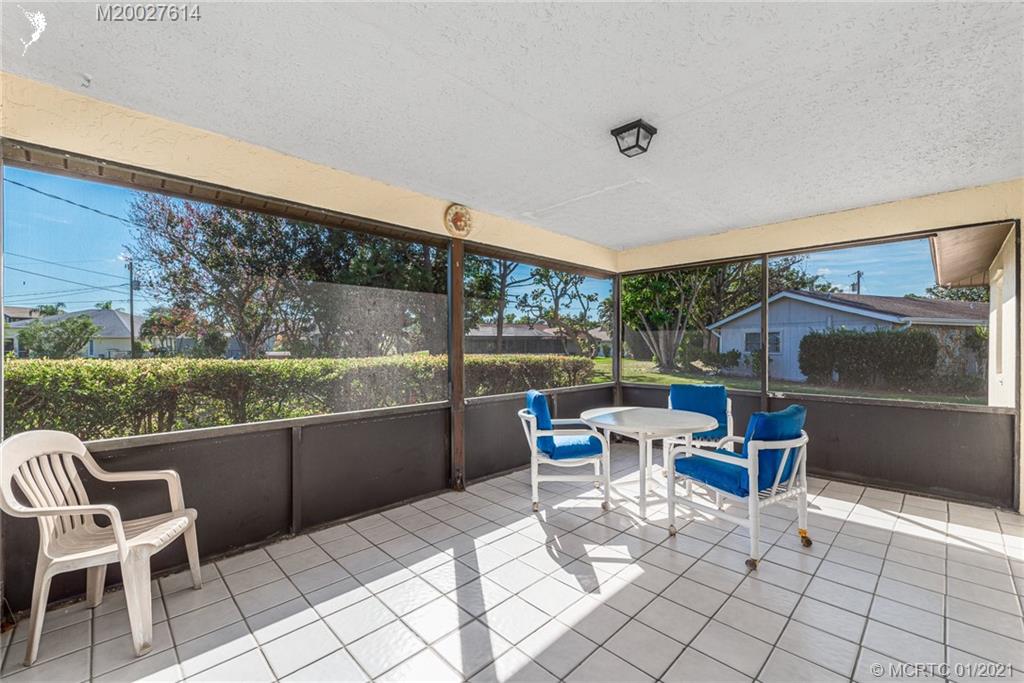 1418 Southeast Santurce Road Port St. Lucie, FL 34952 - Photo 10 of 37