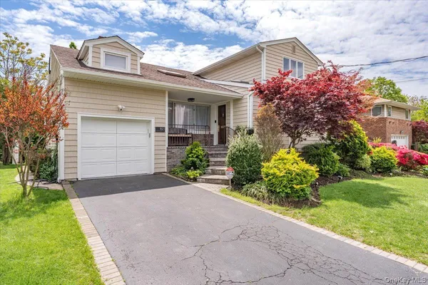 $1,698,000 | 821 Napoleon Street, Woodmere, NY 11598