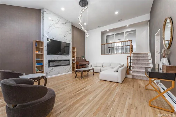 $1,698,000 | 821 Napoleon Street, Woodmere, NY 11598