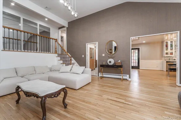 $1,698,000 | 821 Napoleon Street, Woodmere, NY 11598