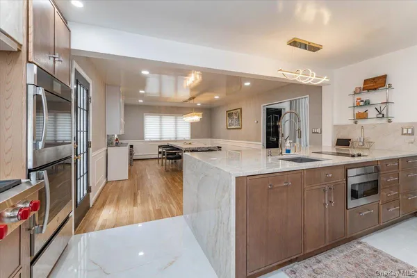 $1,698,000 | 821 Napoleon Street, Woodmere, NY 11598