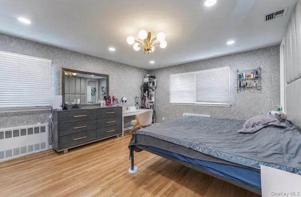 $1,698,000 | 821 Napoleon Street, Woodmere, NY 11598